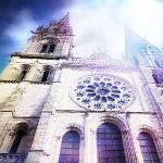 Photographie de la rosace sublime de la cathédrale de chartres.