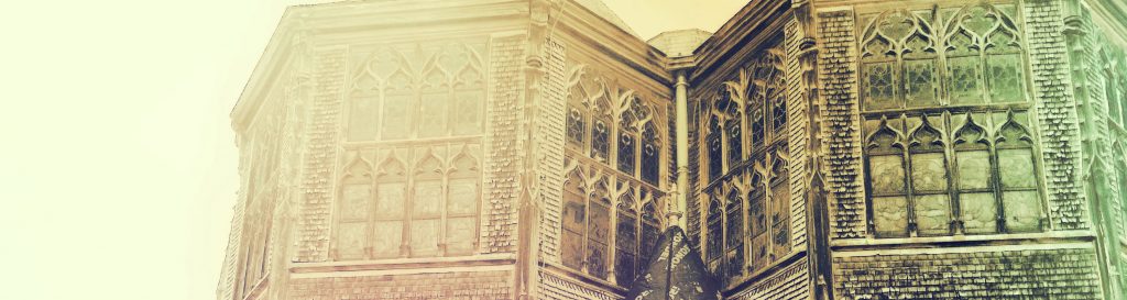 photographie représentant du clocher de l'église de Honfleur vu de derrière